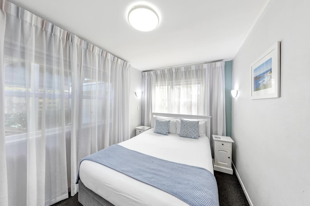 Standard-Apartment | 3 Schlafzimmer, Bügeleisen/Bügelbrett, kostenloses WLAN, Bettwäsche