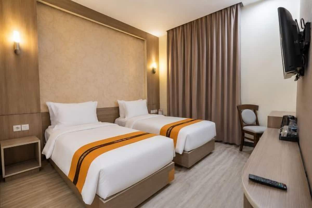 Minibar, in-room safe, desk, blackout drapes