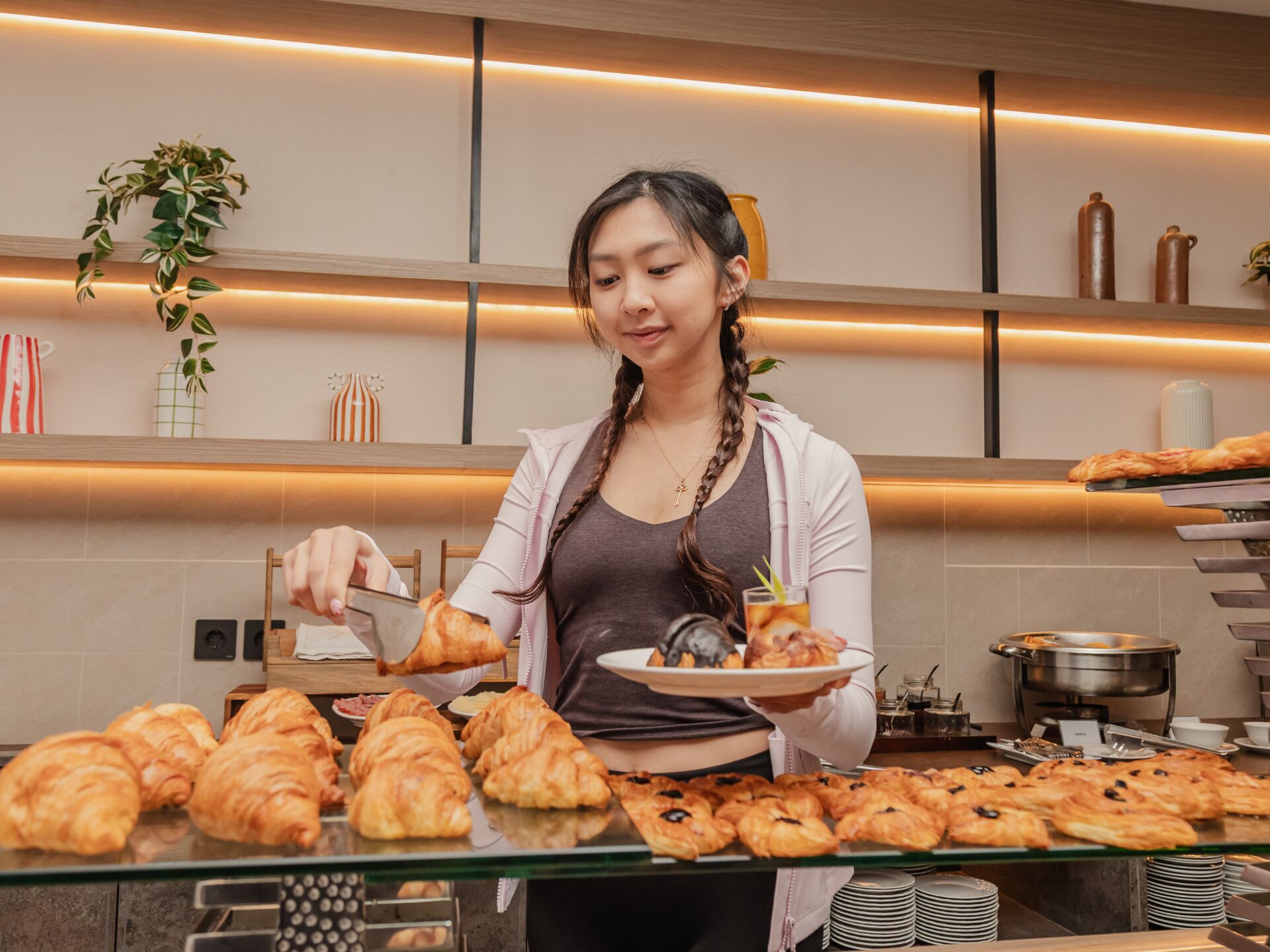 Desayuno buffet diario (IDR 135000 por persona)