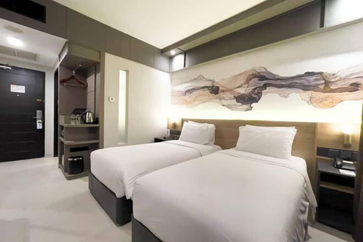 Minibar, in-room safe, desk, blackout curtains