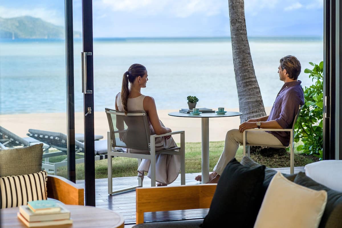 别墅, 1 张特大床, 海滨 (Pool, Adults Only) | 高档床上用品、羽绒被、加厚床垫、迷你吧