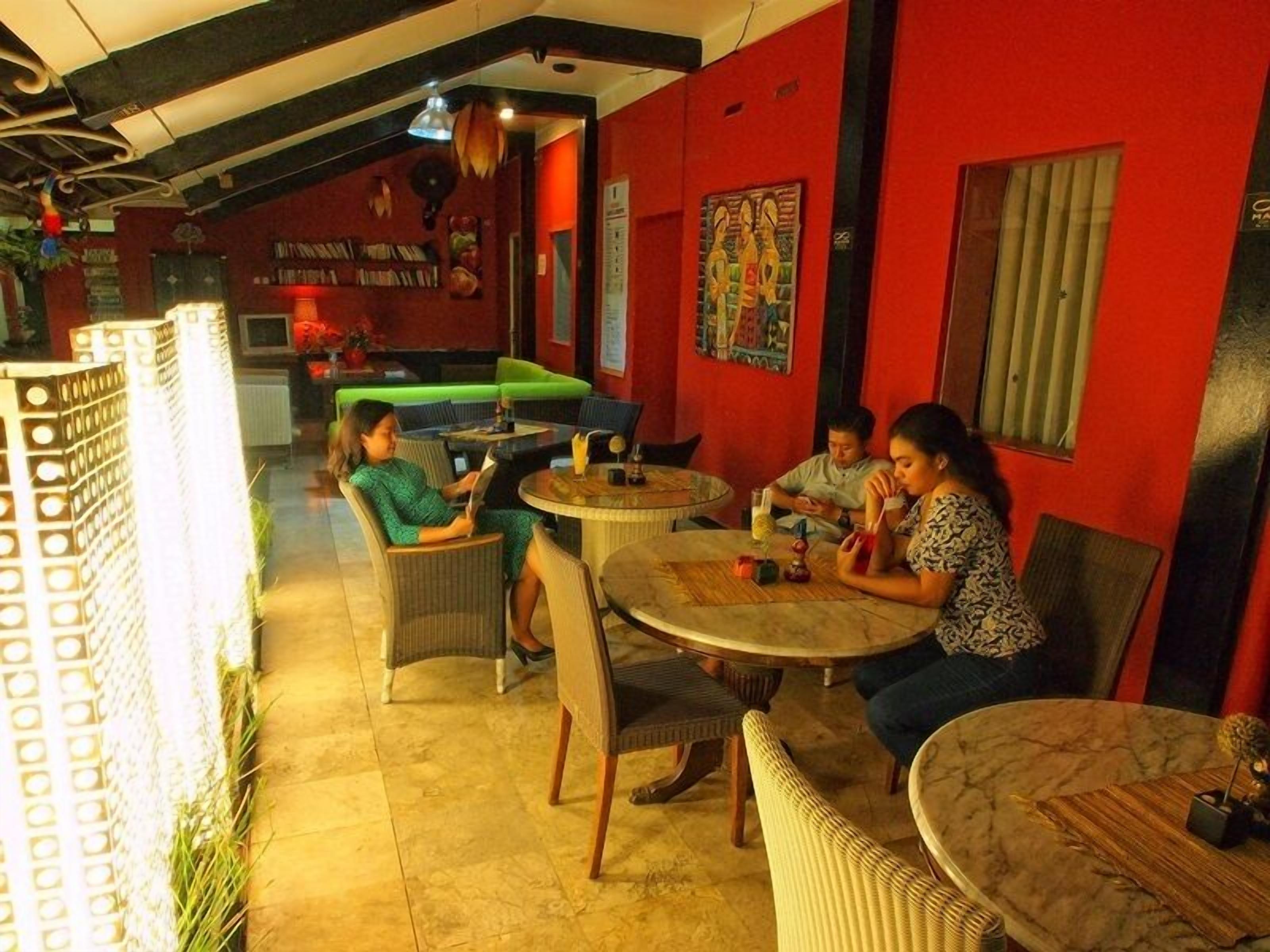 Photo - Maven Buncit