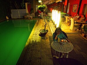 Poolside bar - Maven Buncit (Jakarta)