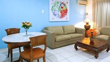 Studio Suite Junior, Boleh Merokok | Area keluarga