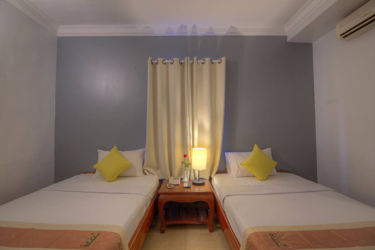 Pillow-top beds, minibar, desk, blackout curtains