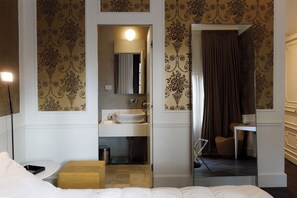 Master Room | Premium bedding, minibar, in-room safe, individually decorated