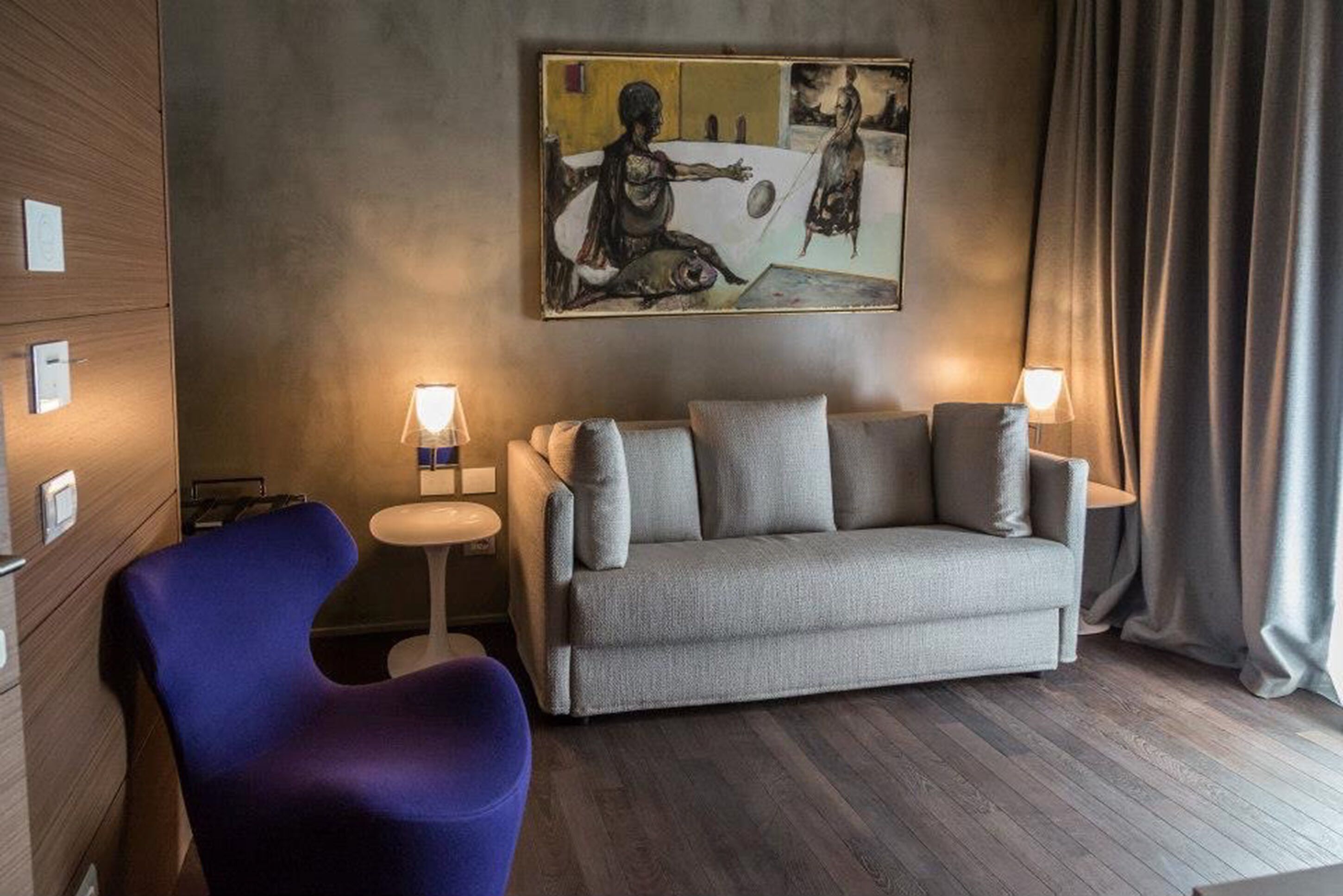 luxury studio suite, hot tub | premium bedding, minibar, in-room safe, individually decorated