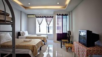 Standard Double or Twin Room, Non Smoking, Bathtub | Rollaway beds, free WiFi