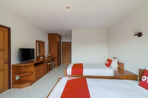 Standard Twin Room | Desk, free WiFi, bed sheets - OYO 794 Nice Mum Lodge (Chiang Mai)