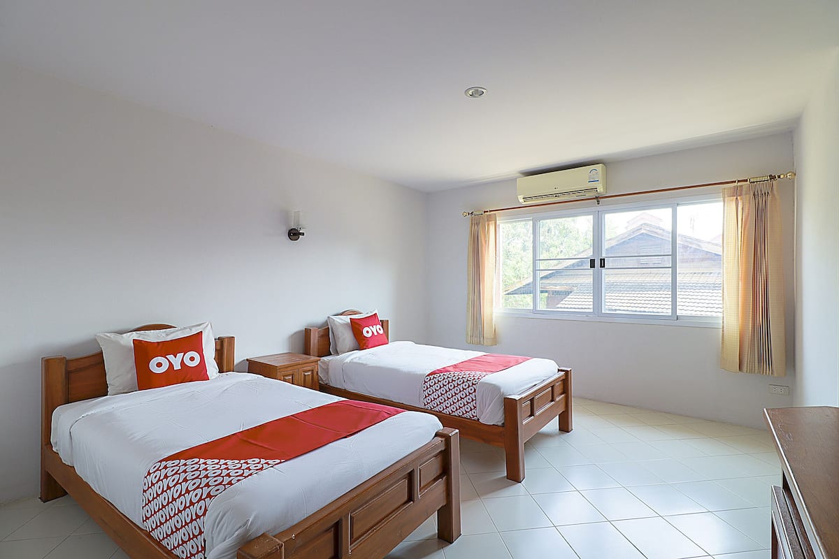 Family Suite | 1 bedroom, desk, free WiFi, bed sheets