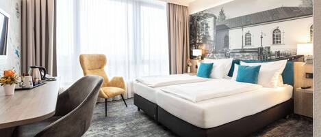 ห้องเอ็กเซกคิวทีฟ, เตียงใหญ่ 1 เตียง (Converts to 2 Twin Beds) | เครื่องนอนป้องกันสารก่อภูมิแพ้, เตียงเมมโมรีโฟม, โต๊ะทำงาน