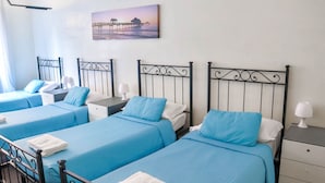 Quadruple Room, Shared Bathroom | Desk, laptop workspace, iron/ironing board, free WiFi - B&B I Am Here - Gioia 66 (Milan)
