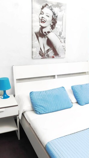 Bureau, espace de travail pour ordinateur portable