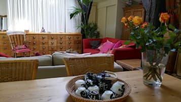 Apartment, 1 Bedroom | Living area