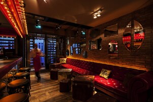 Tarjolla aamiainen, lounas ja illallinen