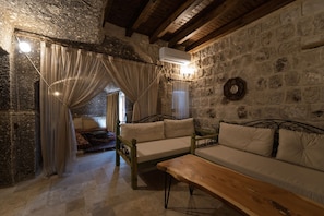 King Suite Room with Balcony | Egyptian cotton sheets, premium bedding, down duvets, pillow-top beds