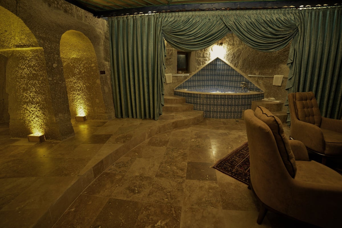 Honeymoon Suite | Egyptian cotton sheets, premium bedding, down comforters, pillowtop beds