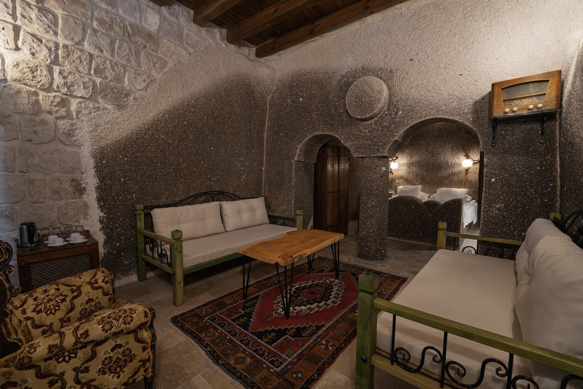 Quadruple Cave Suite