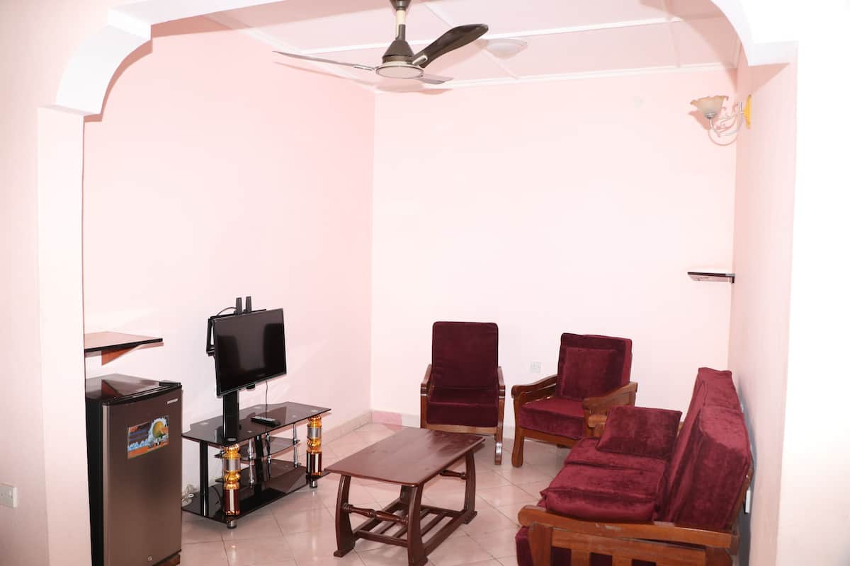 Apartment, 1 Bedroom (3 PAX) | Lobby lounge