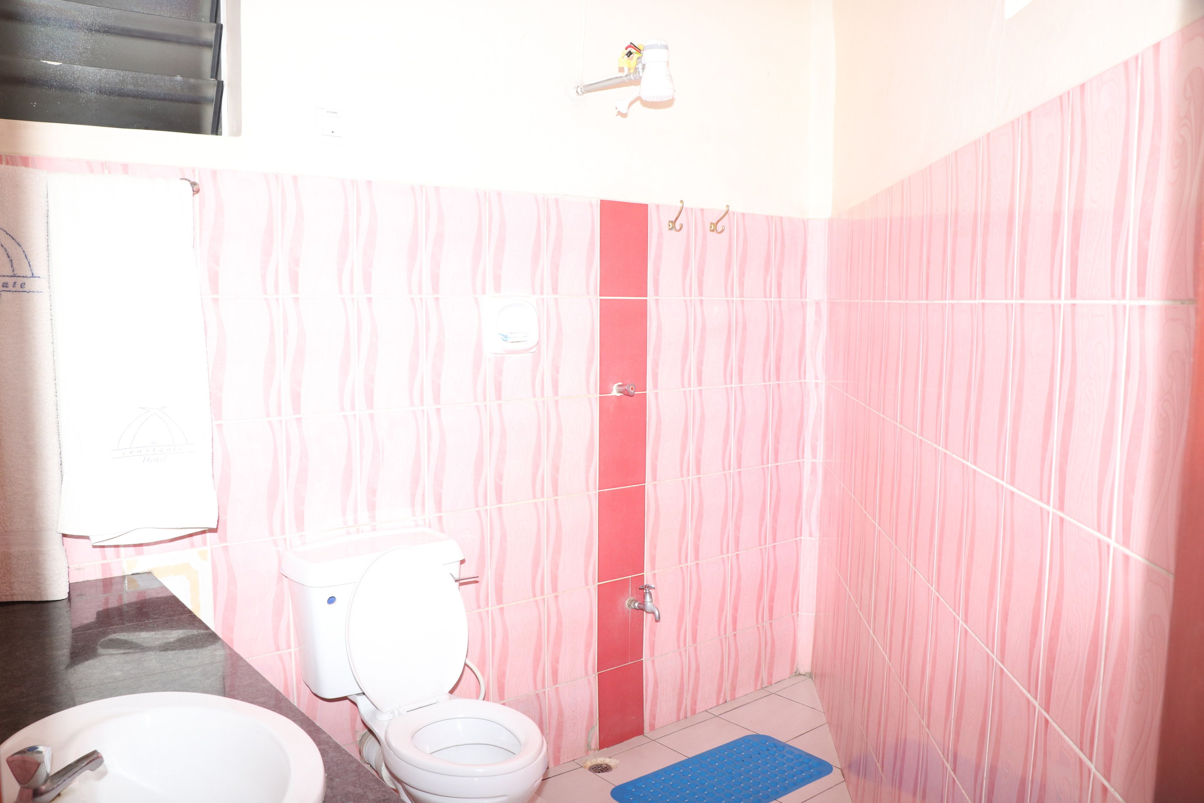 standard apartment, 2 bedrooms, accessible, ground floor | bathroom | free toiletries, slippers, towels