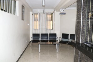 Lobby sitting area - CoastGate Hotel (Mombasa)
