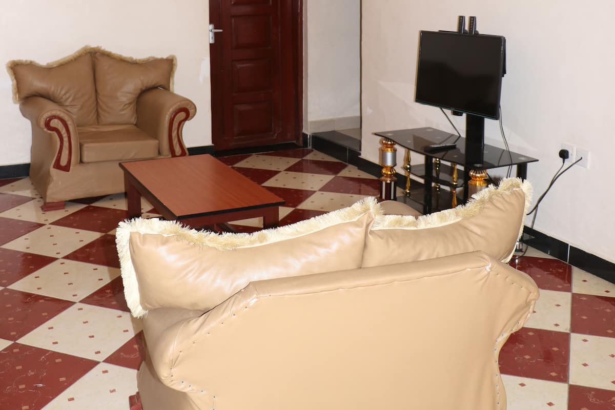 Standard Apartment, 2 Bedrooms, Accessible, Ground Floor | Living area