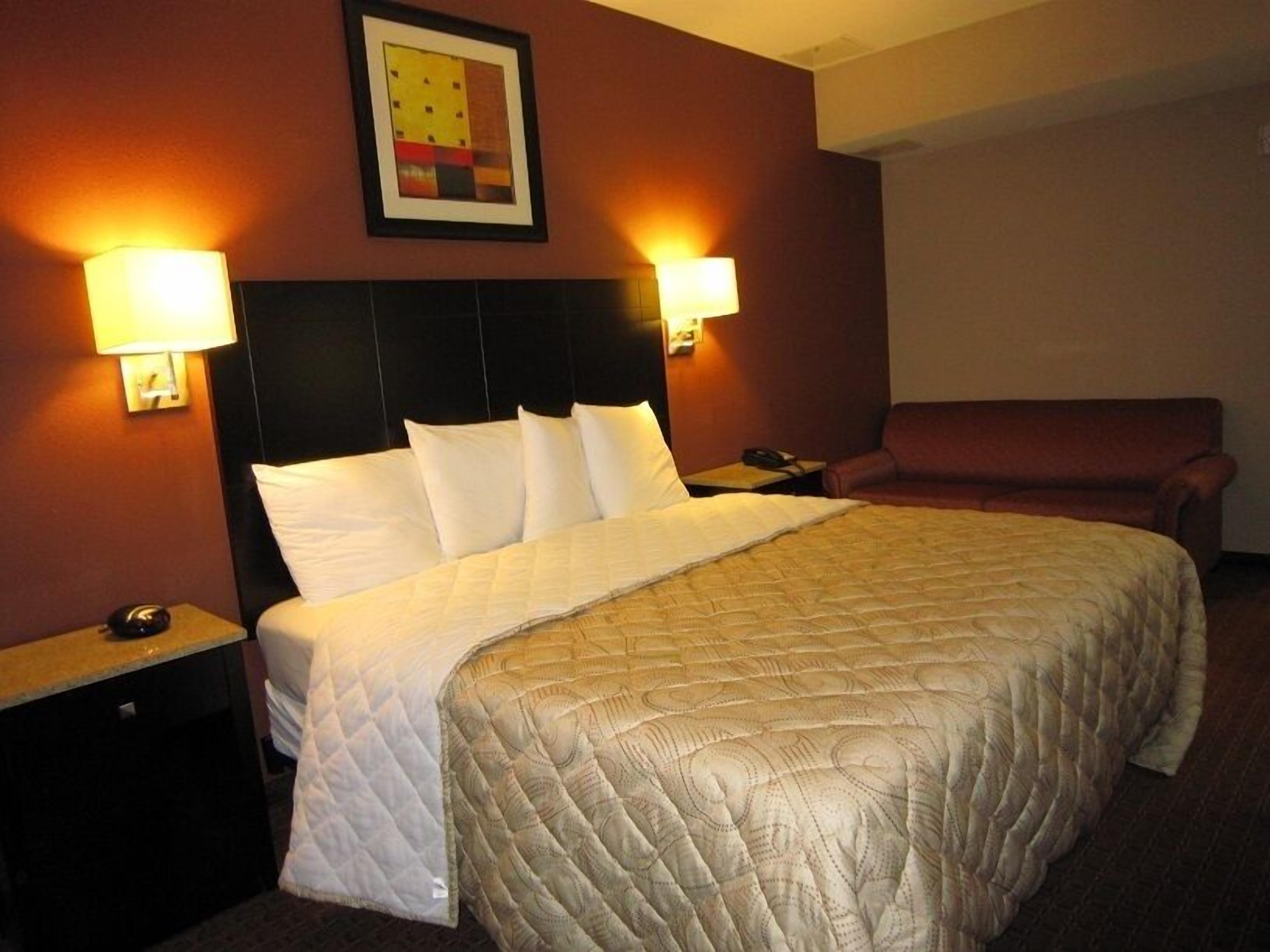 standard room, 1 king bed | desk, iron/ironing board, free wifi, bed sheets