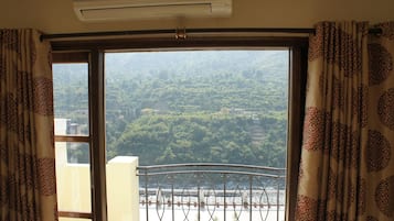 Exclusive-Doppelzimmer, 1 King-Bett, Balkon, Flussblick | Blick vom Balkon