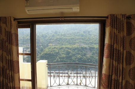 Exclusive Double Room, 1 King Bed, Balcony, River View | Balcony view