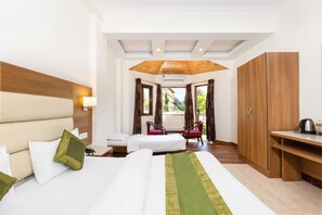 Deluxe Room, 1 Queen Bed, Accessible, Garden View | Garden view