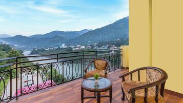 Superior Double Room, 1 Queen Bed, Balcony, Mountain View | Balcony view