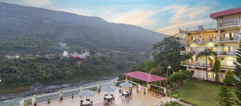 Riverside Resort