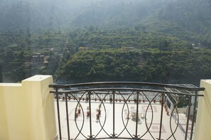 Phòng đôi Exclusive, 1 giường cỡ king, ban công, quang cảnh sông | Quang cảnh mặt nước