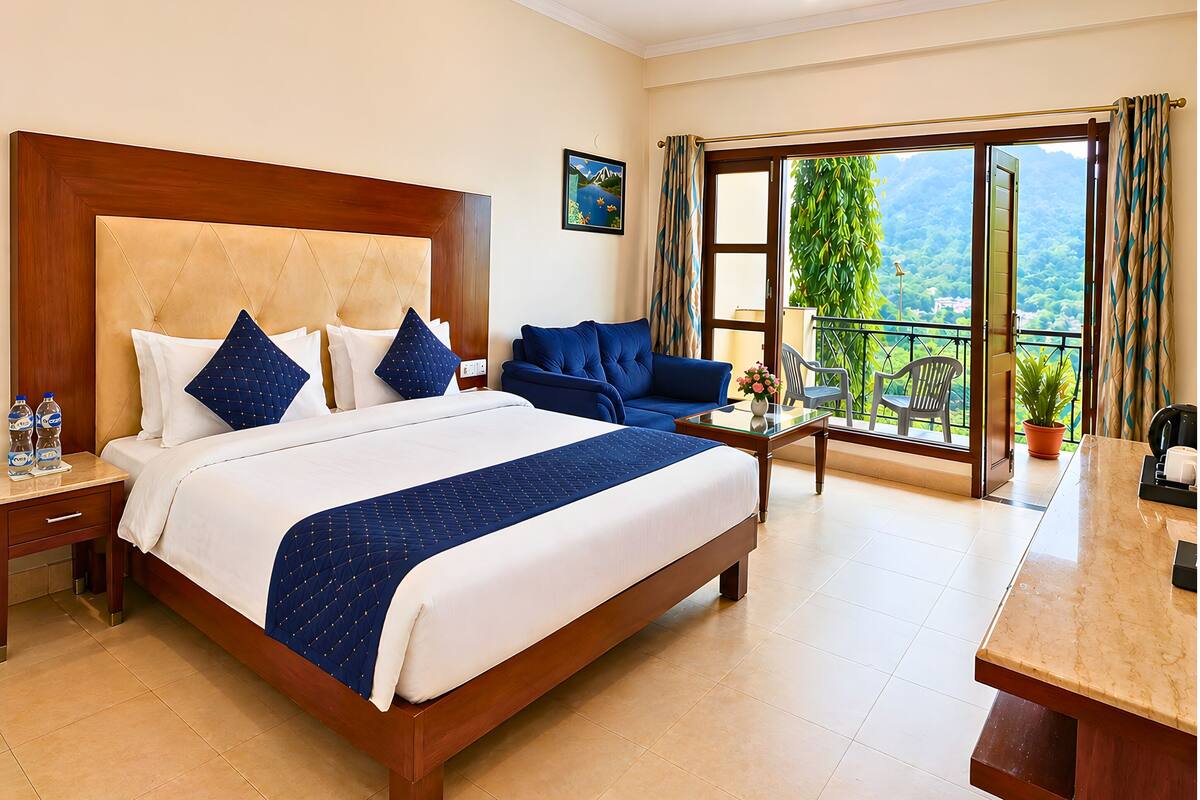 Premium Room | Individually decorated, individually furnished, bed sheets