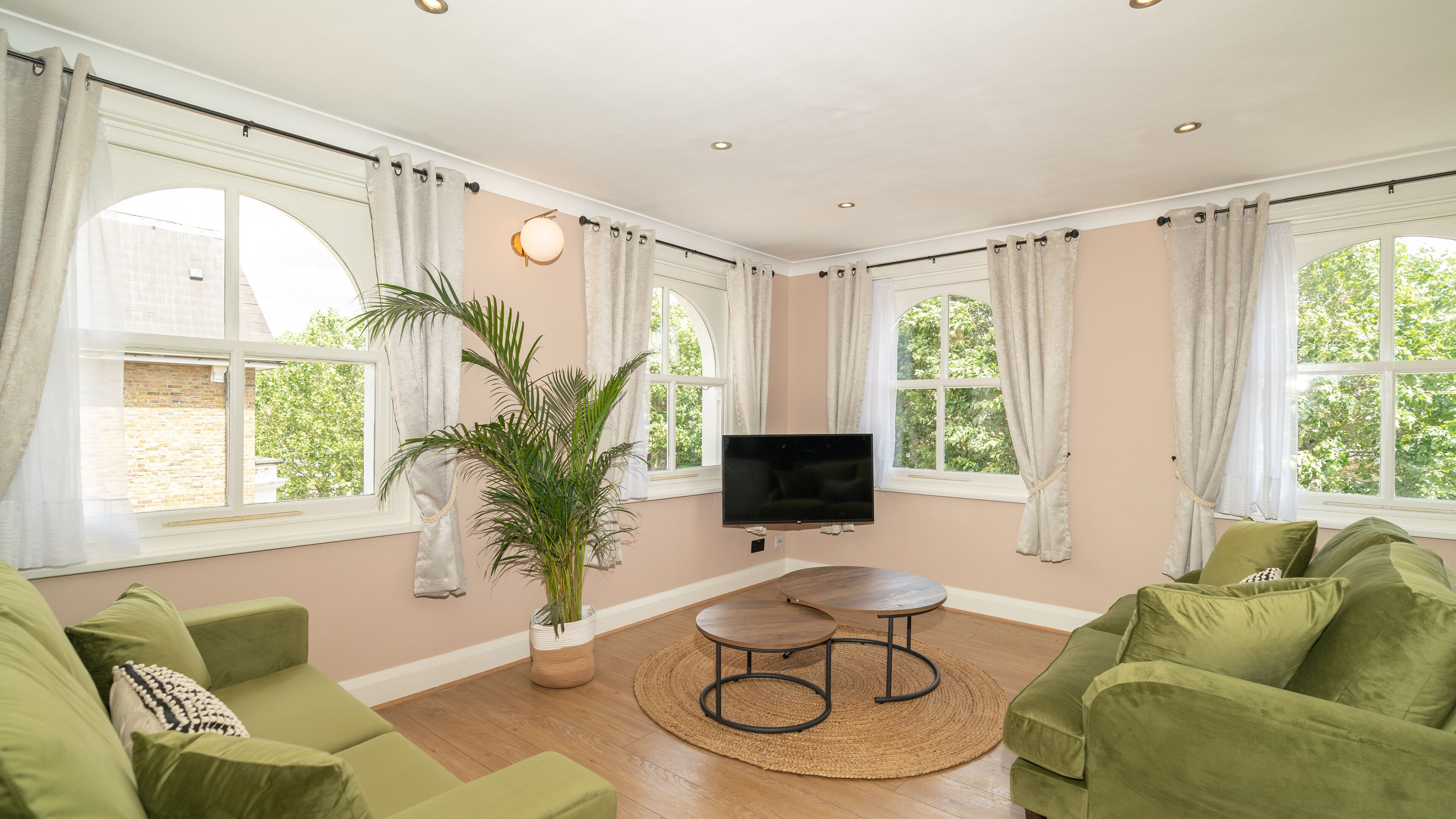 Apartamento, 1 habitación | Zona de estar | Una televisión de pantalla plana