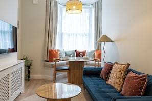 Flat-screen TV - Lamington Apartments - London Hammersmith (London)