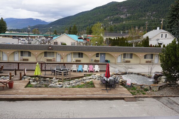 Terrace/patio - Magnuson Hotel Creston (Creston)