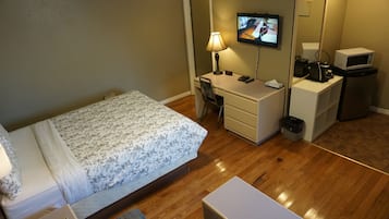 Standard Room, 1 Queen Bed