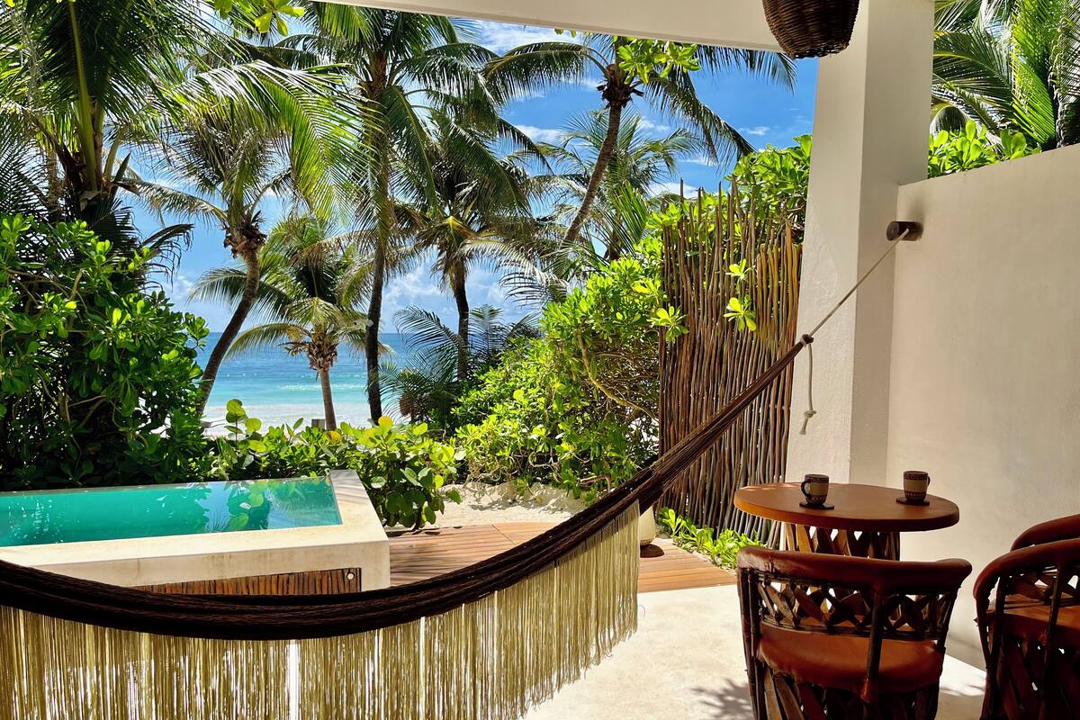 Deluxe Room, 1 King Bed, Private Pool, Beachfront | Beach/ocean view