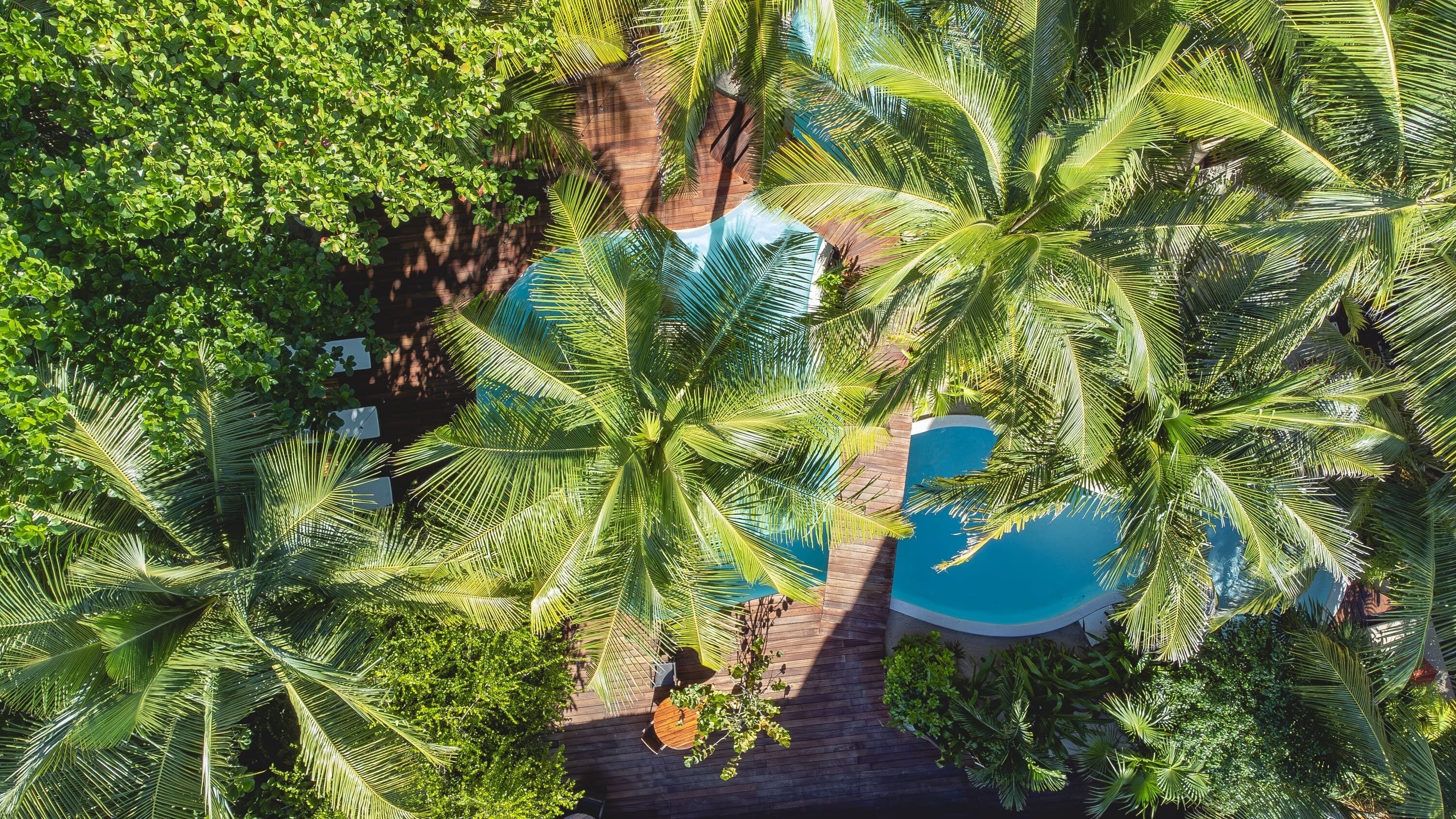 2 piscinas al aire libre (de 07:00 a 20:00), tumbonas