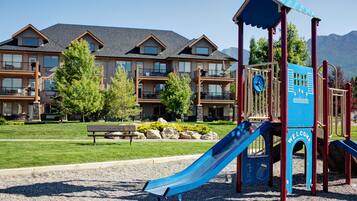 Area giochi per bambini (all'aperto)