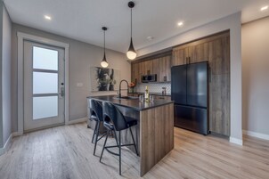 Townhome, 3 Bedrooms | Private kitchen