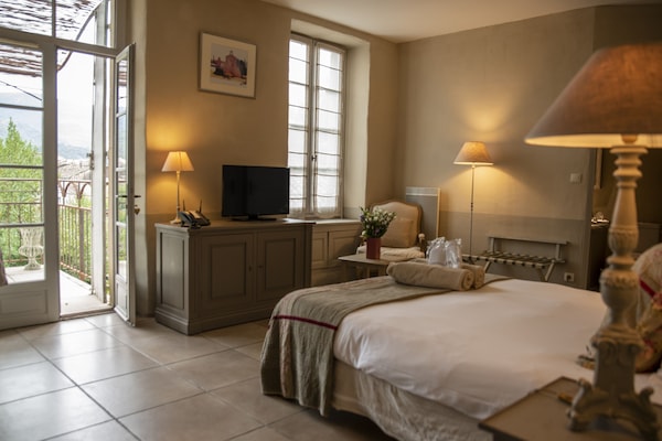 Superior Studio, Mountain View | 1 bedroom, premium bedding, minibar, individually decorated