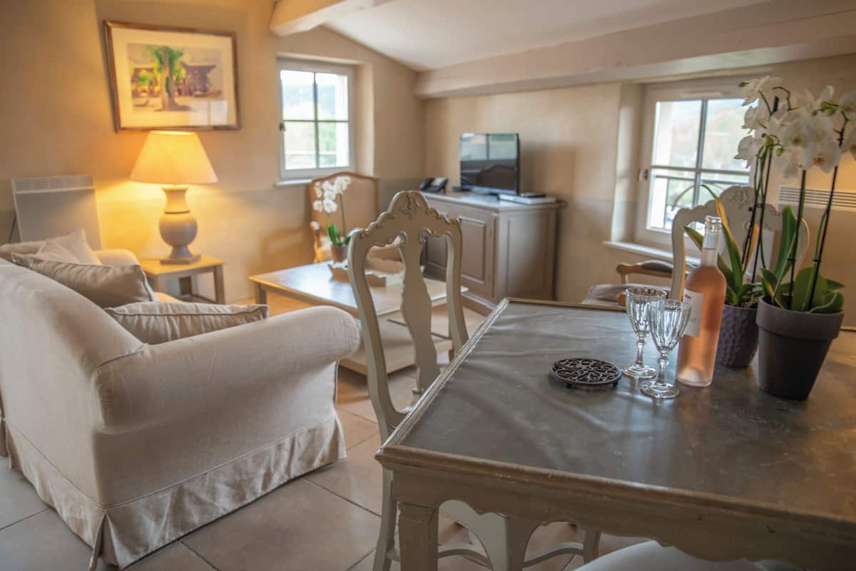 Family Suite, Terrace, Mountain View | Living area | 80-cm LCD TV with digital channels, TV