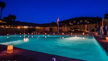 Outdoor pool, sun loungers