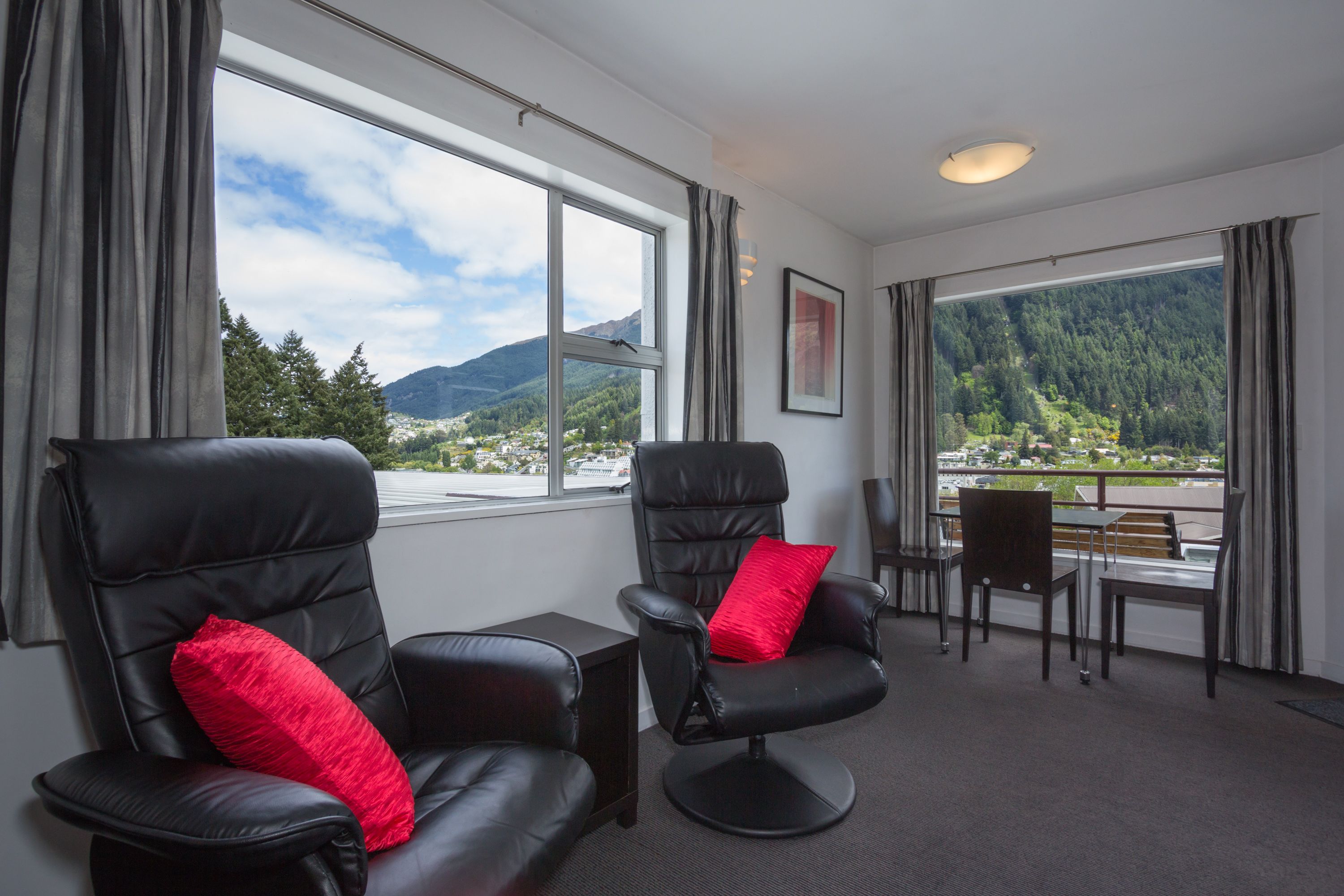 Studio, Bay View | Mountain view