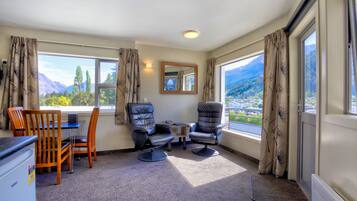 Studio, Bay View | Mountain view