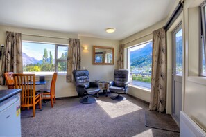 إطلالة على الجبل