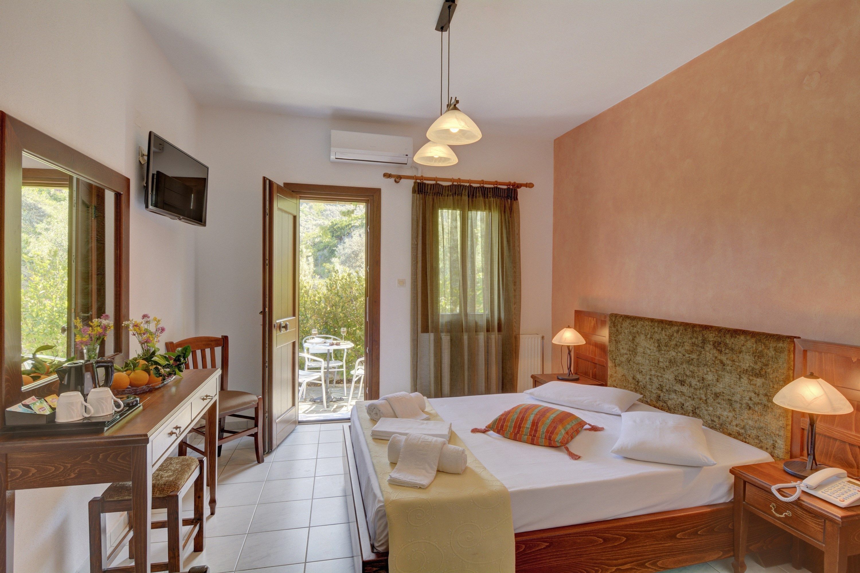 superior double room, partial sea view | in-room safe, individually decorated, individually furnished