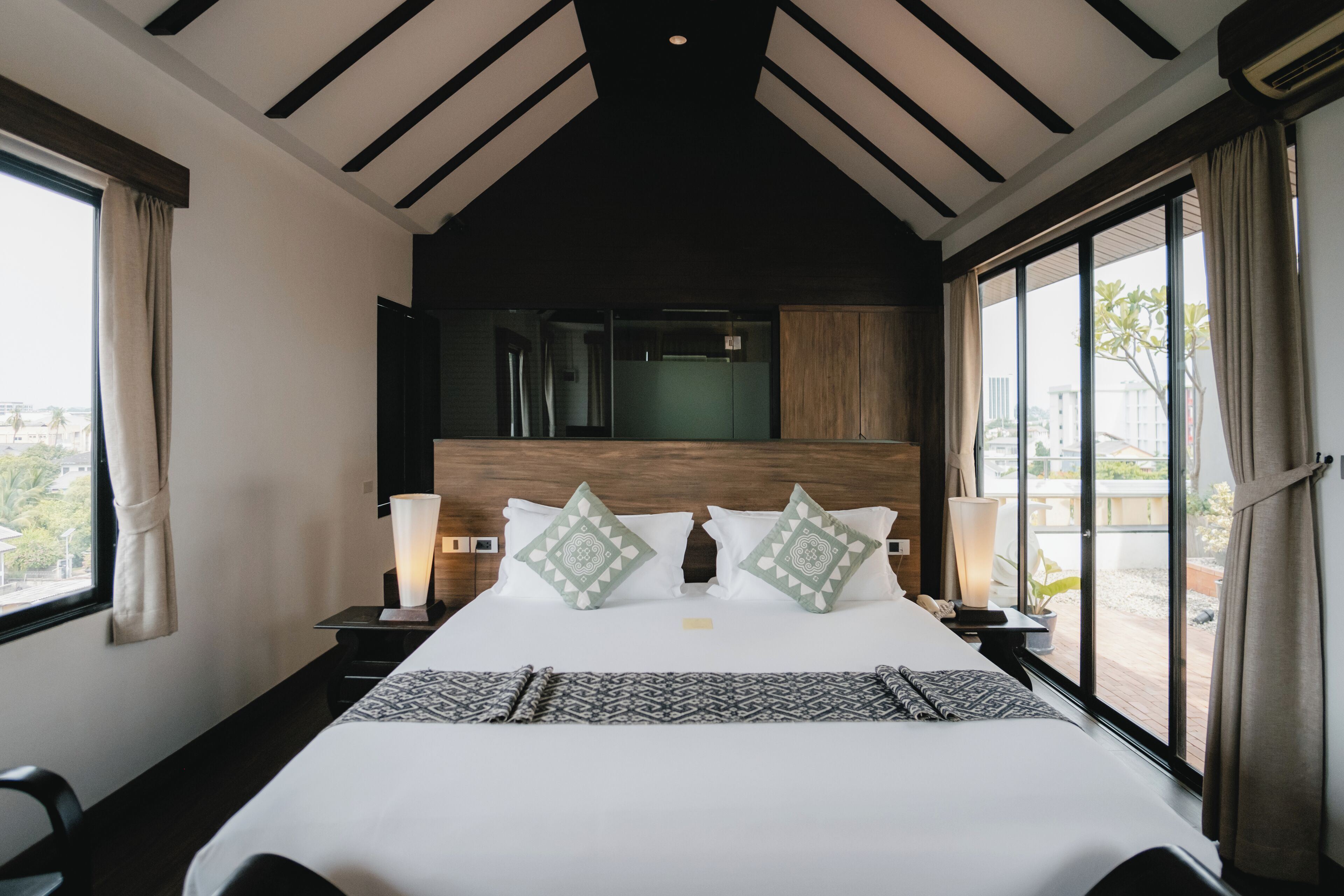 Photo - THEE Kashatharn by TH District